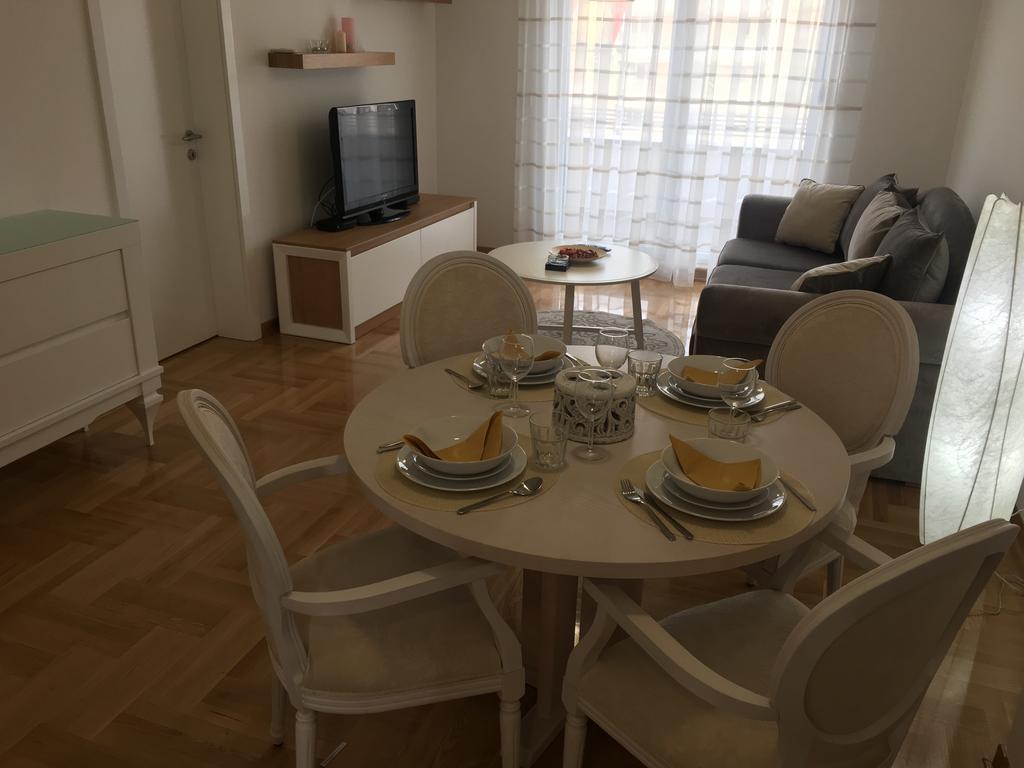 Apartment Posejdon Belgrad Exterior foto